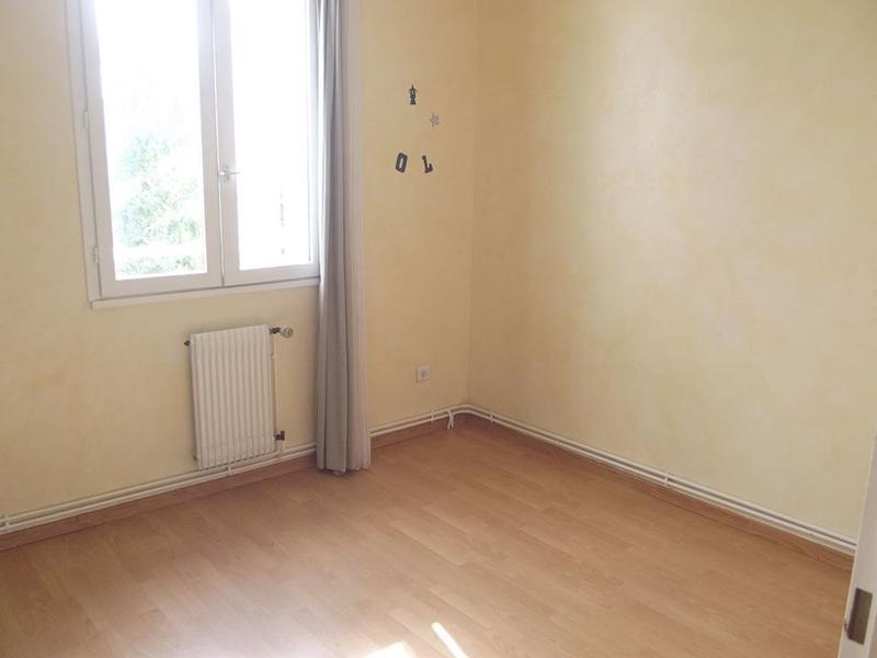 Maison traditionnelle - 90 m² - 4 pièces