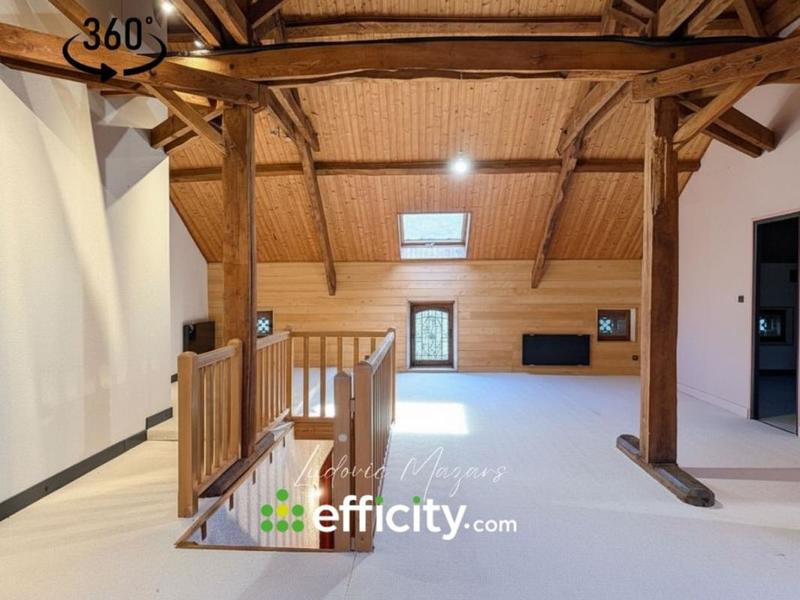 Maison - 215 m² - 6 pièces