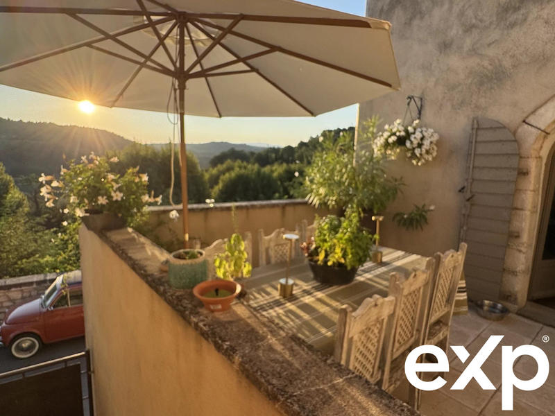 Maison traditionnelle - 95 m² - 3 pièces