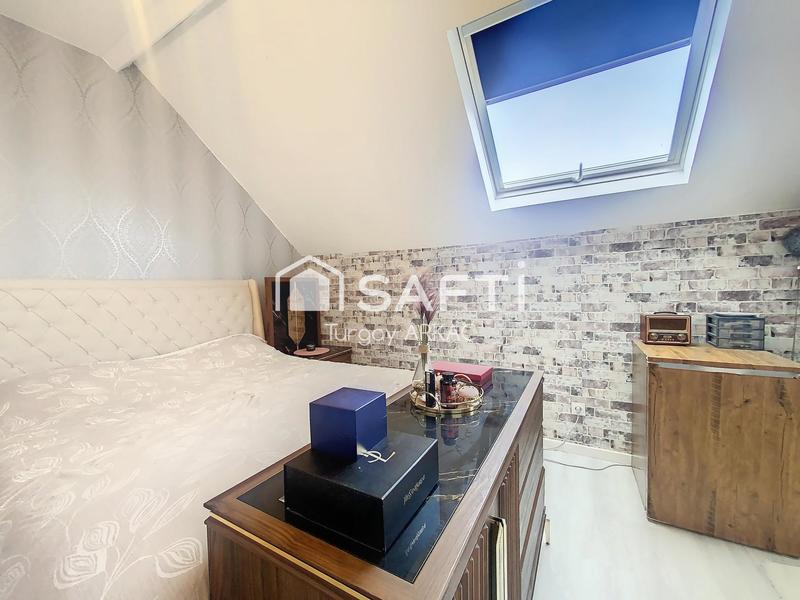 Maison - 236 m² - 8 pièces