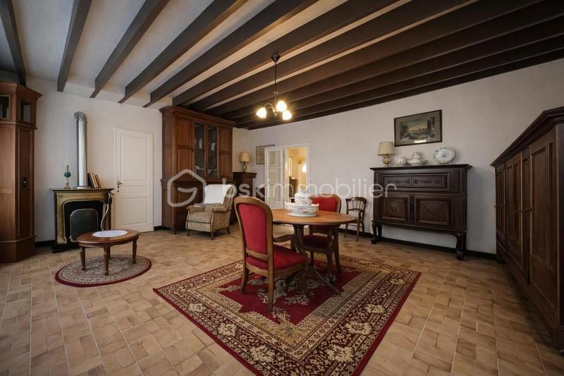 Maison - 202 m² - 10 pièces