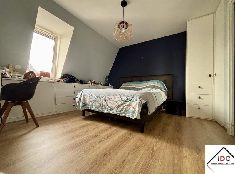 Appartement - 110 m² - 5 pièces