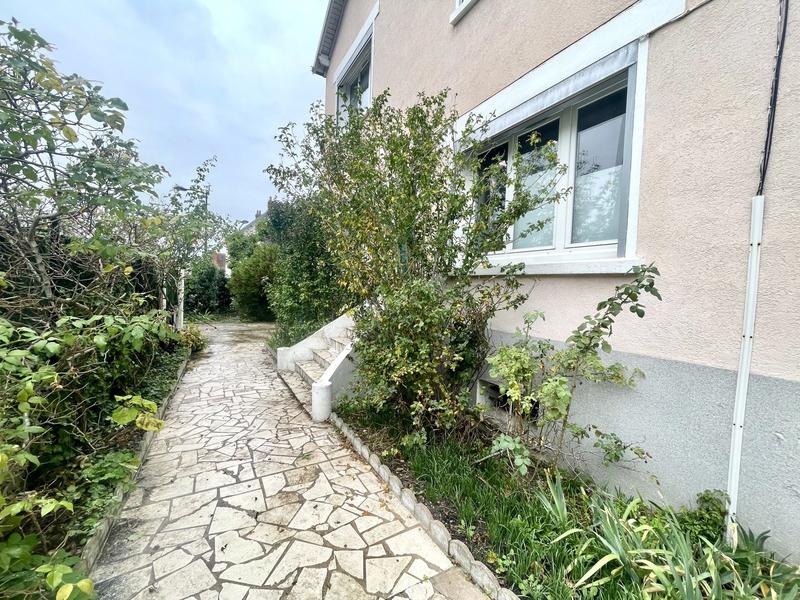 Maison - 91 m² - 5 pièces