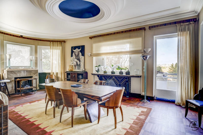 Maison - 345 m² - 11 pièces