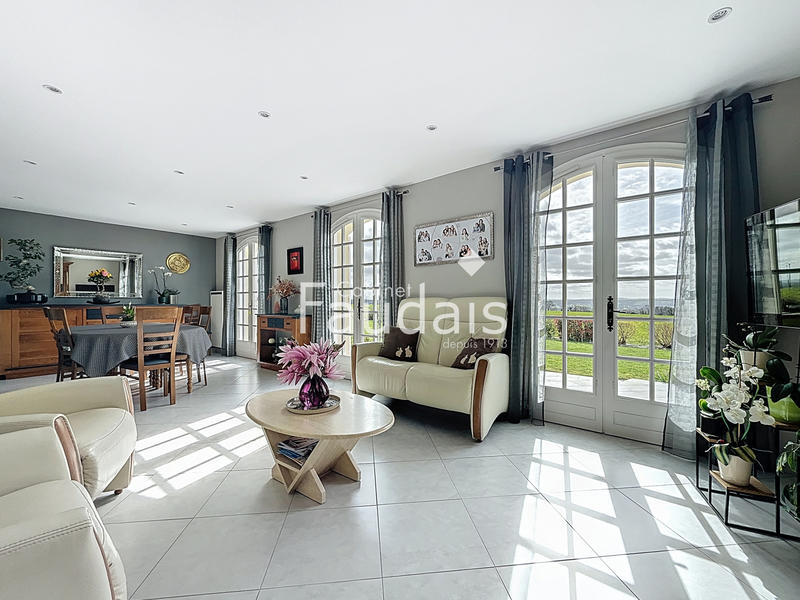 Maison - 135 m² - 7 pièces