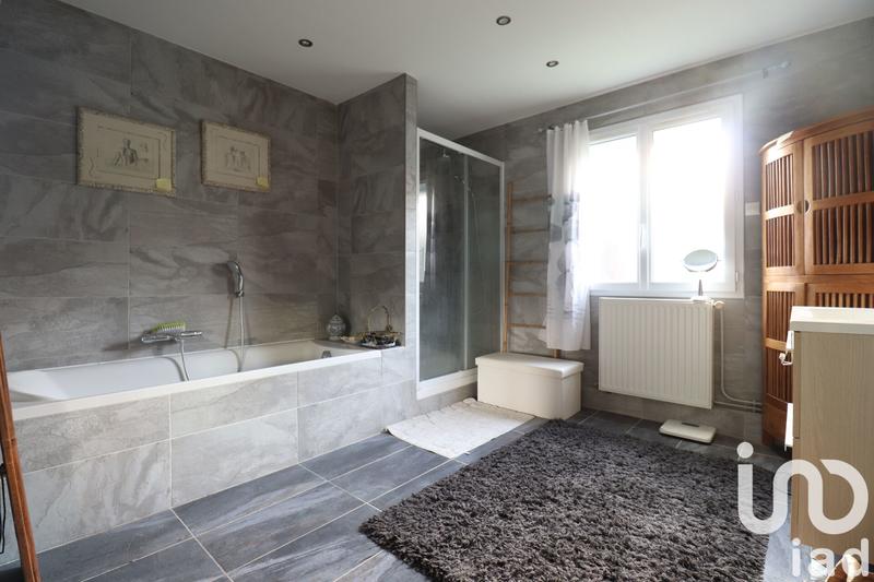 Maison - 190 m² - 7 pièces