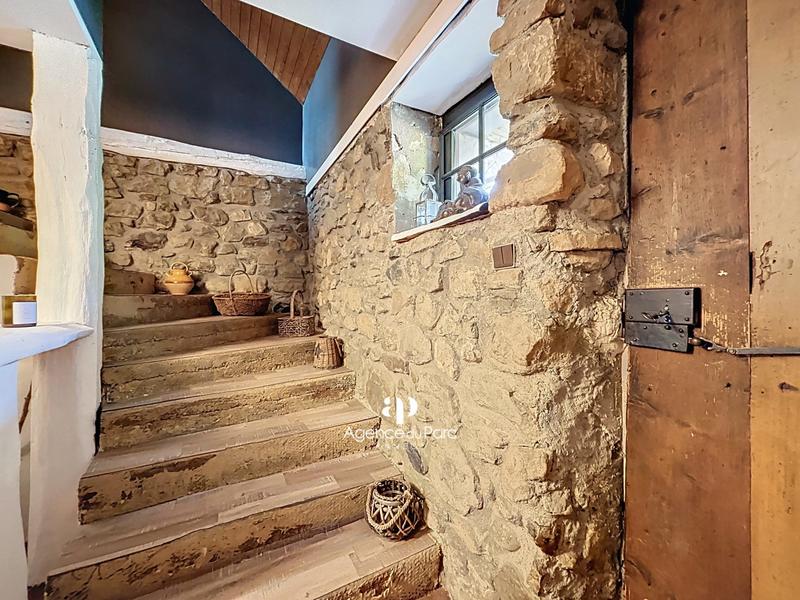 Maison - 345 m² - 12 pièces