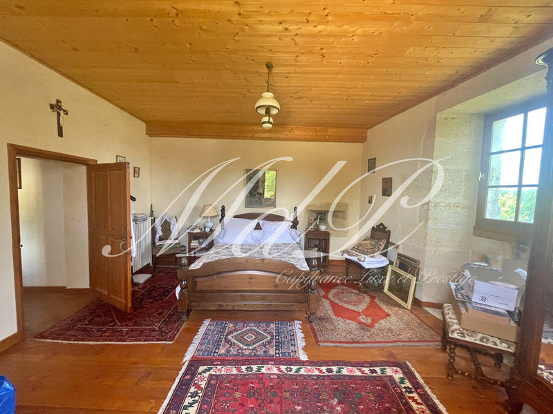 Maison - 338 m² - 10 pièces