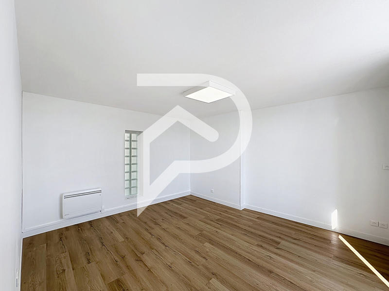 Bureau - 46 m² - 2 pièces