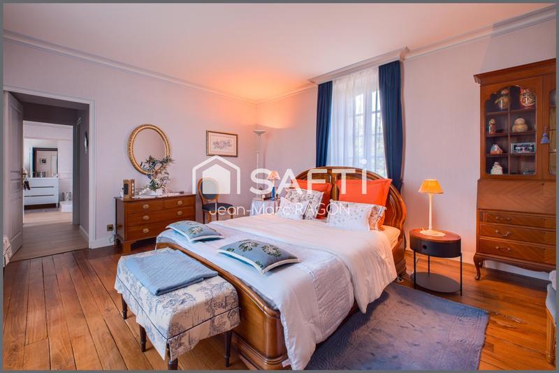 Maison de maîtres - 214 m² - 9 pièces