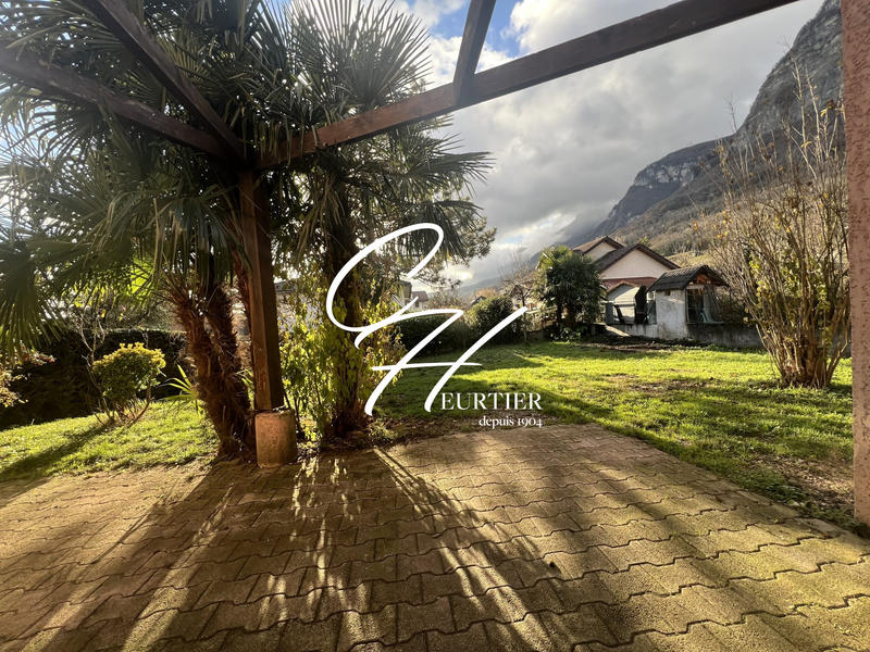 Villa - 99 m² - 5 pièces