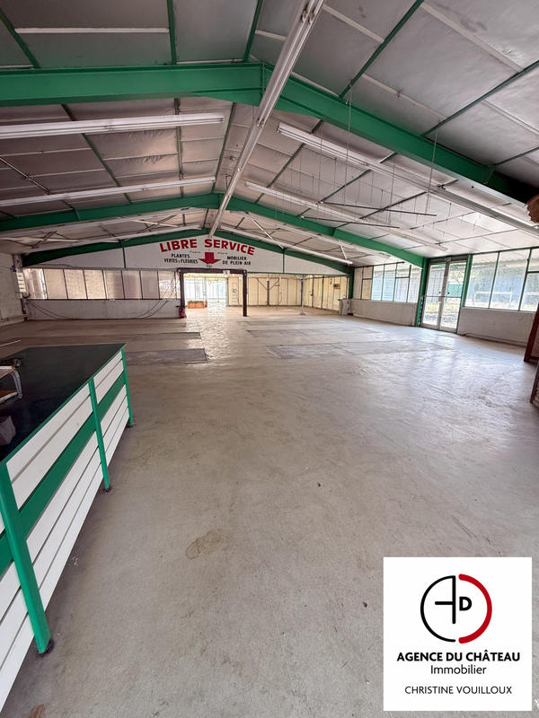 Local commercial - 825 m² - 6 pièces