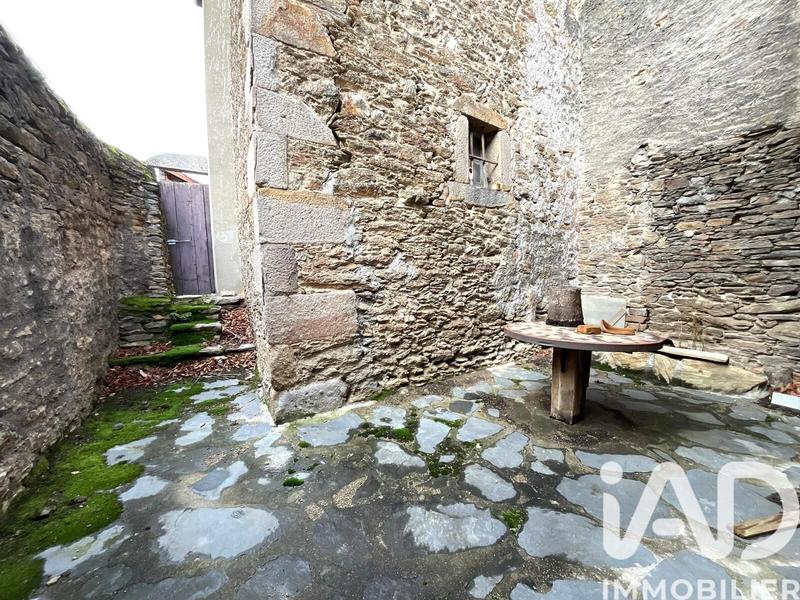 Maison - 470 m² - 12 pièces