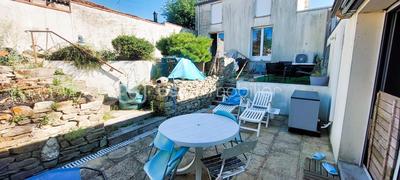 Maison de village - 180 m² - 13 pièces