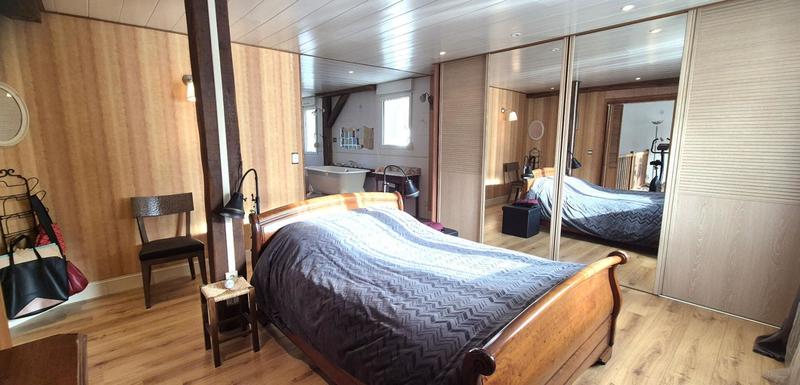 Maison - 225 m² - 10 pièces