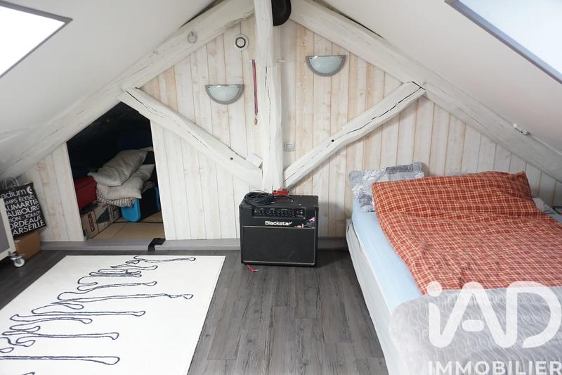 Maison - 305 m² - 10 pièces