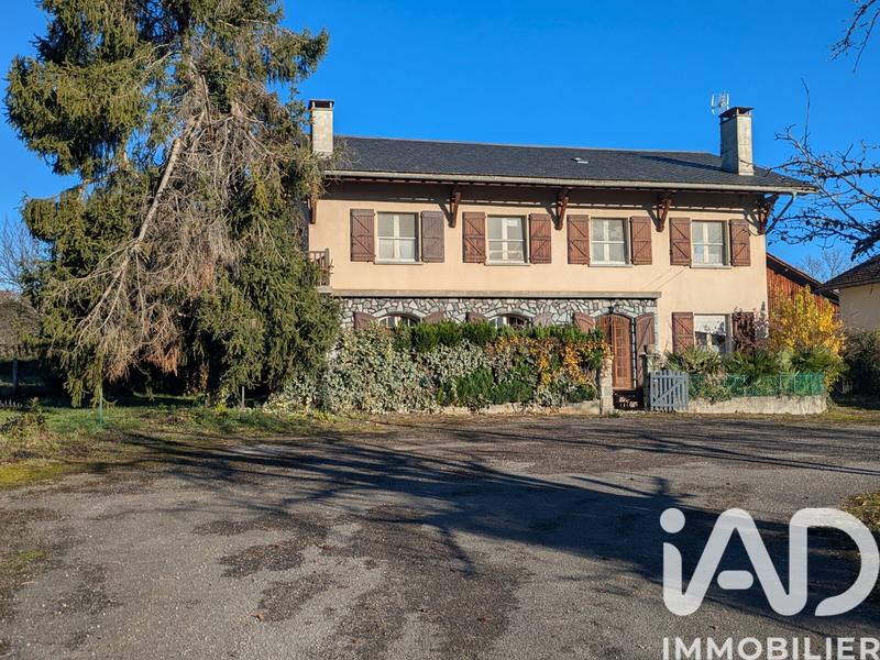 Maison - 263 m² - 9 pièces