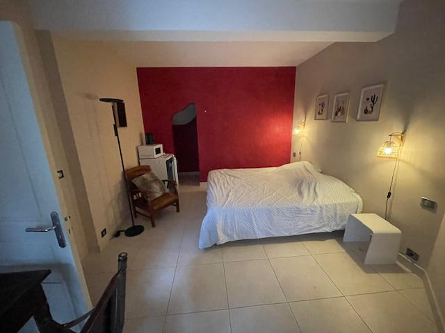 Maison - 380 m² - 10 pièces