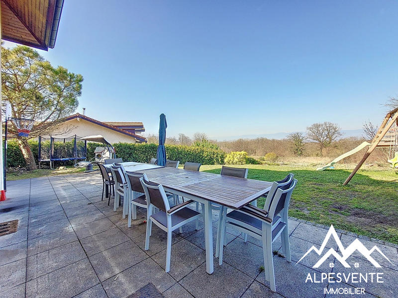 Maison - 102 m² - 4 pièces