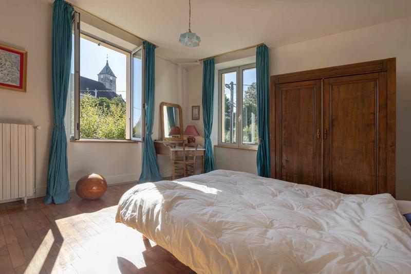 Propriété - 413 m² - 10 pièces