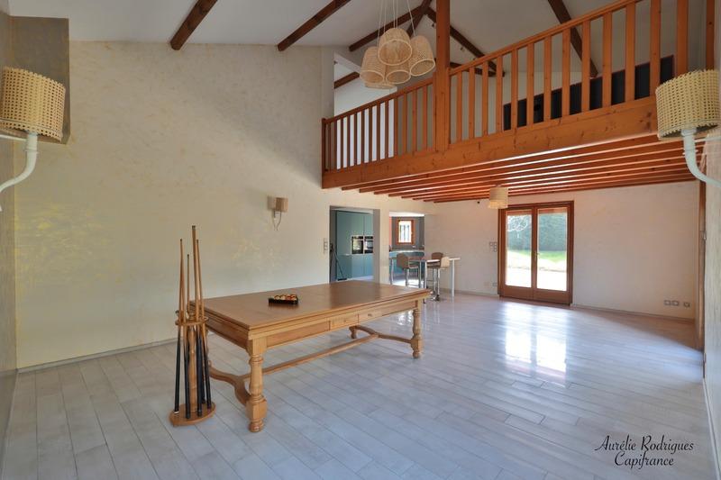 Maison - 208 m² - 7 pièces