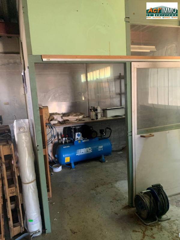 Entrepôt - 264 m²
