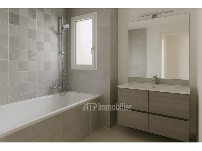 Maison traditionnelle - 88 m² - 4 pièces