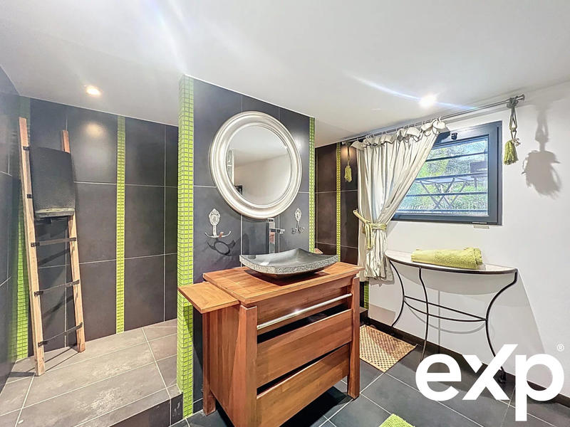 Maison - 186 m² - 7 pièces