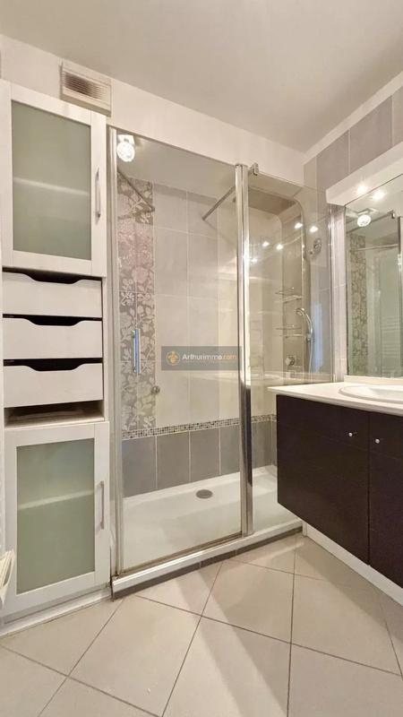 Appartement - 75 m² - 3 pièces