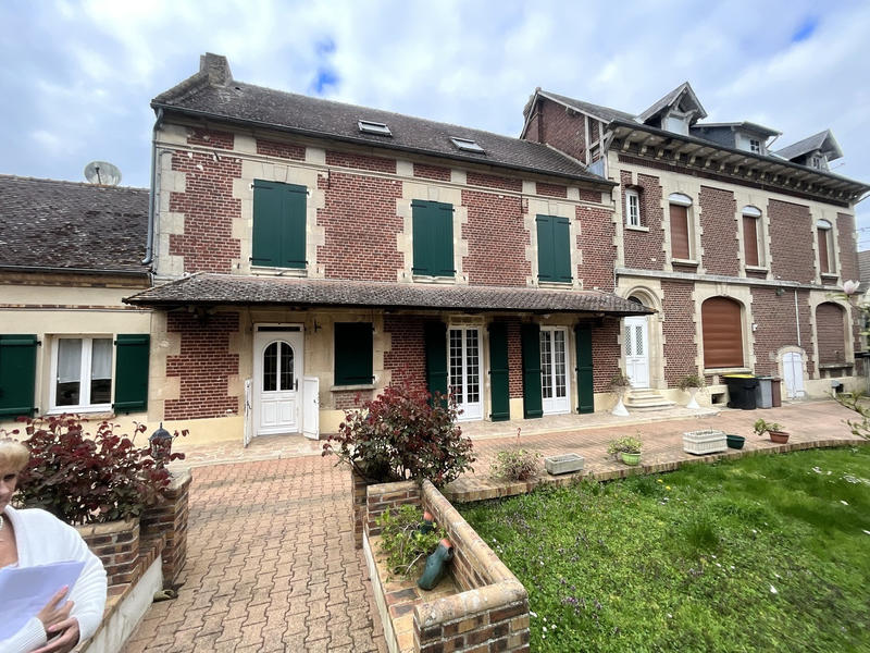 Immeuble - 2 703 m² - 9 pièces