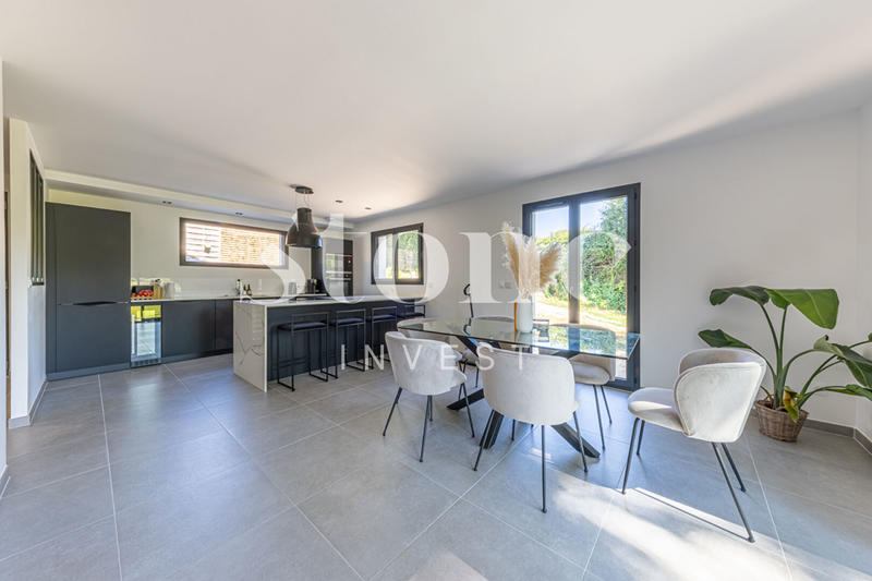 Maison - 90 m² - 4 pièces