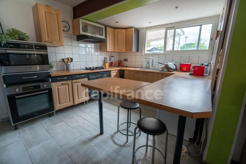 Villa - 257 m² - 10 pièces