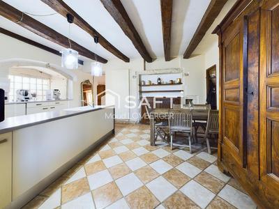 Maison - 159 m² - 8 pièces