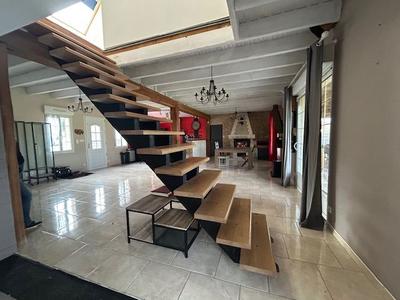 Maison - 160 m² - 4 pièces