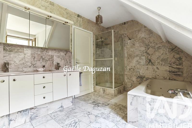 Maison - 180 m² - 7 pièces