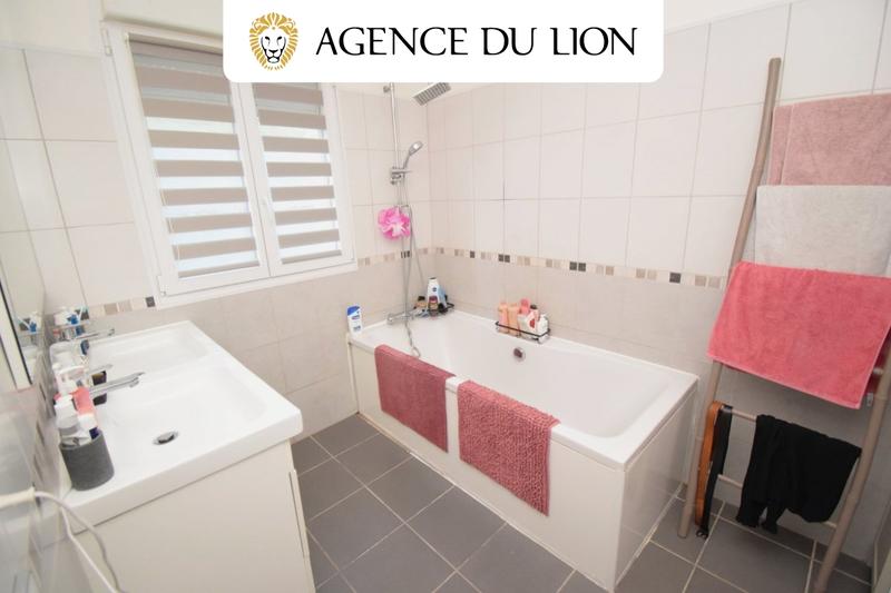Maison - 220 m² - 7 pièces