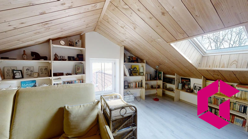 Maison - 350 m² - 8 pièces