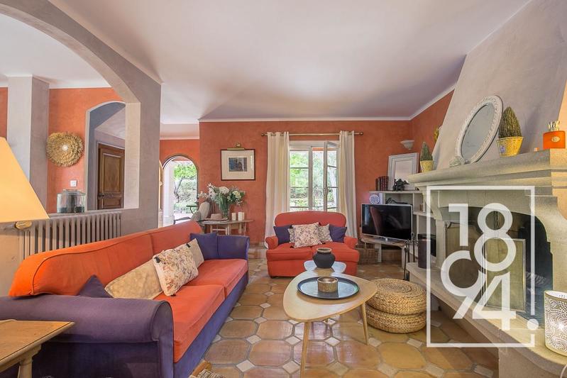 Villa - 261 m² - 7 pièces