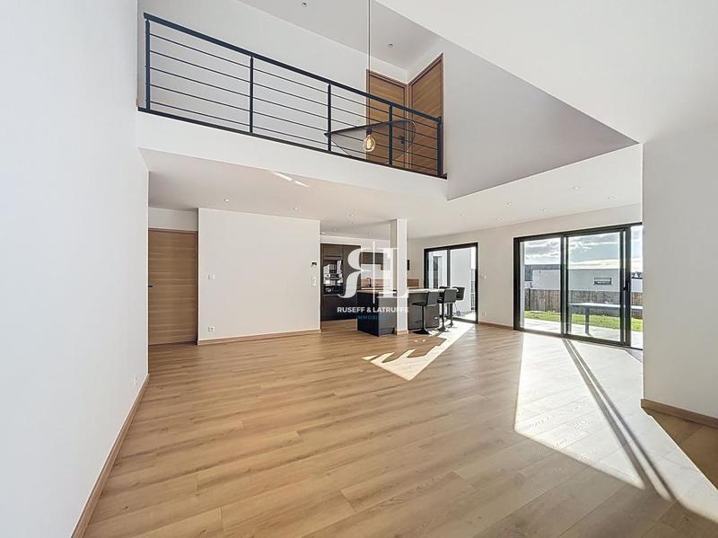 Maison - 141 m² - 5 pièces