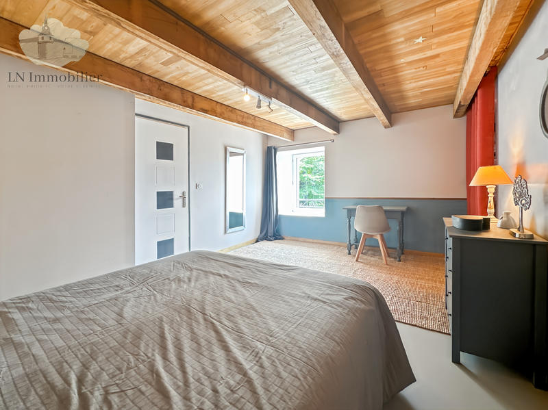Maison - 211 m² - 15 pièces