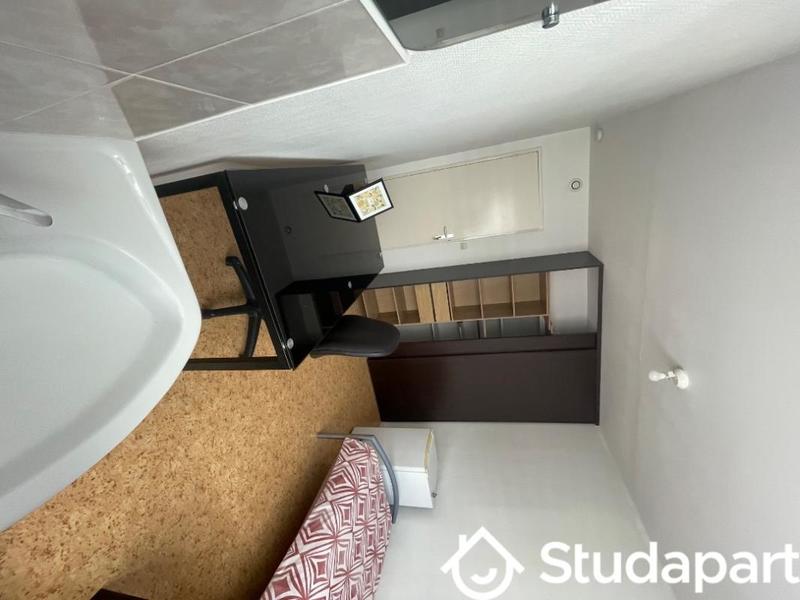 Chambre - 10 m² - 1 pièce