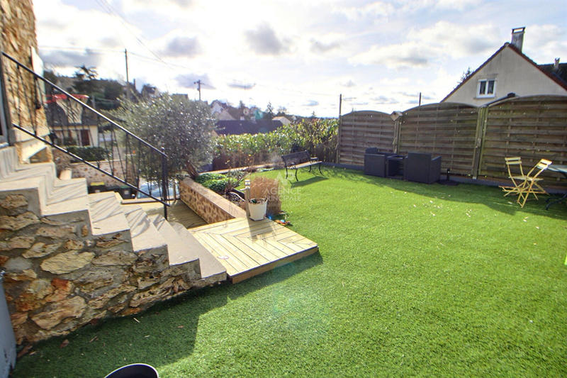 Maison - 95 m² - 5 pièces