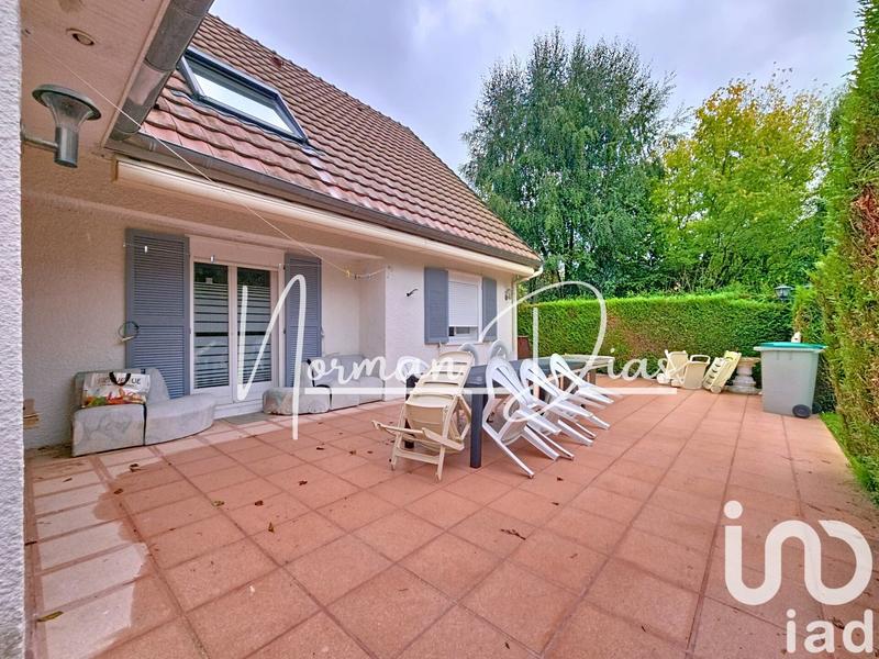 Maison - 238 m² - 9 pièces