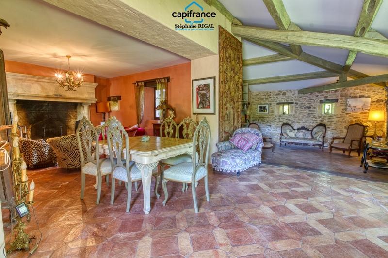 Propriété - 230 m² - 7 pièces