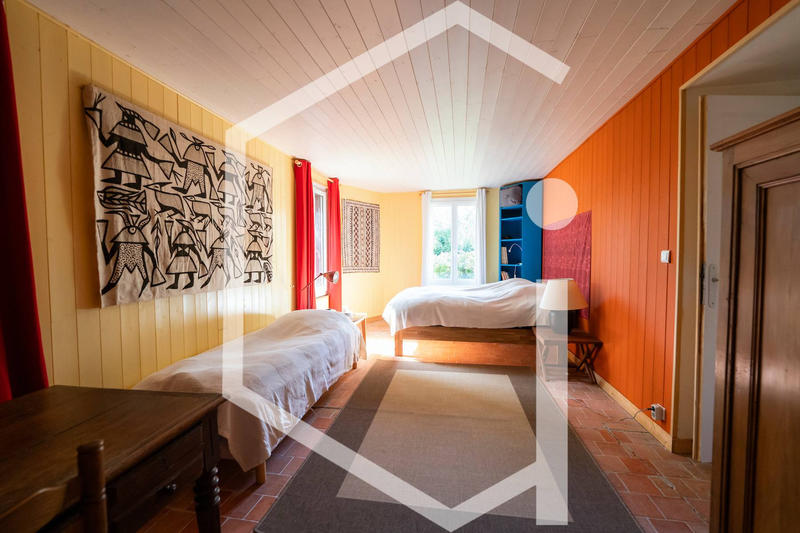 Propriété - 458 m² - 13 pièces