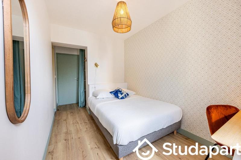 Chambre - 12 m² - 1 pièce