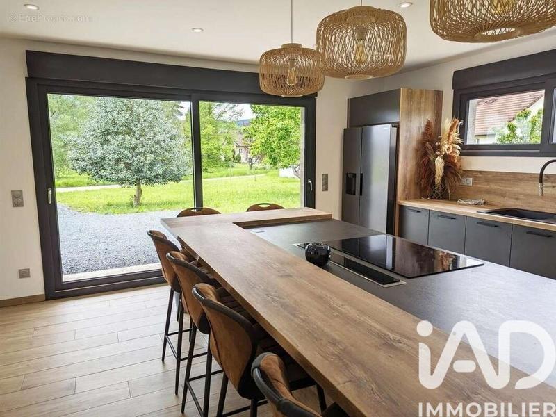 Maison - 114 m² - 4 pièces