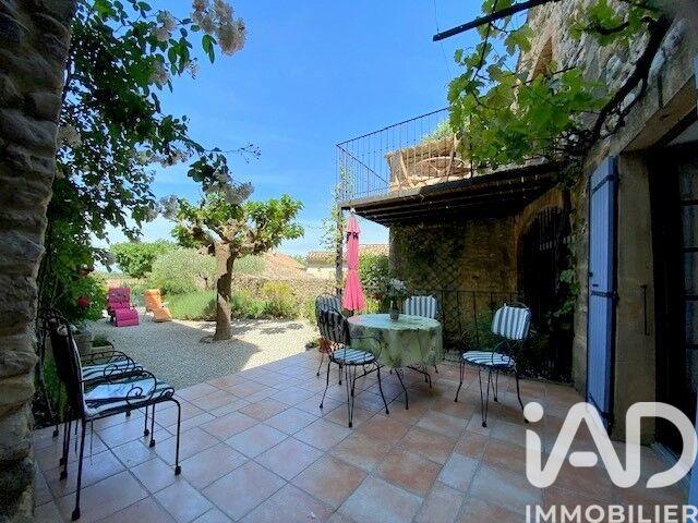 Maison - 201 m² - 6 pièces