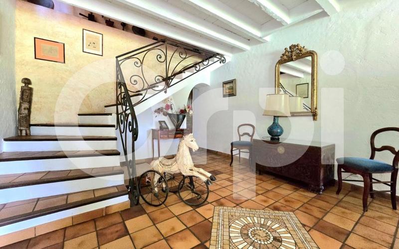 Mas - 238 m² - 5 pièces