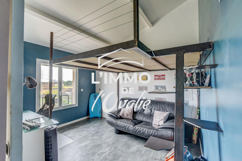 Maison - 210 m² - 6 pièces